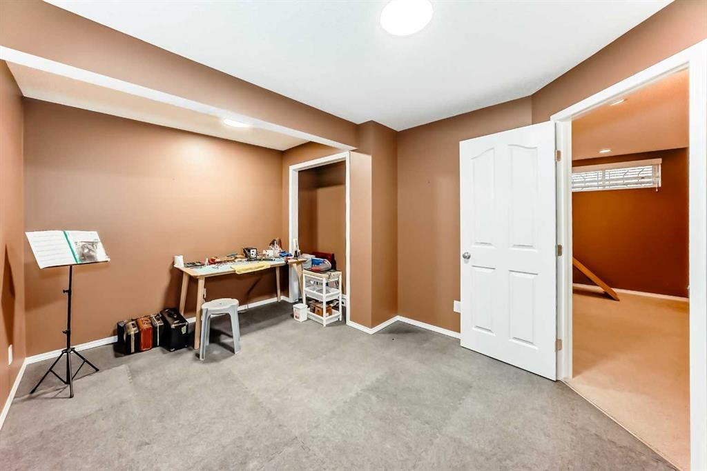 250 Royal Birch Way Nw, Calgary, AB - Indoor Photo Showing Other Room