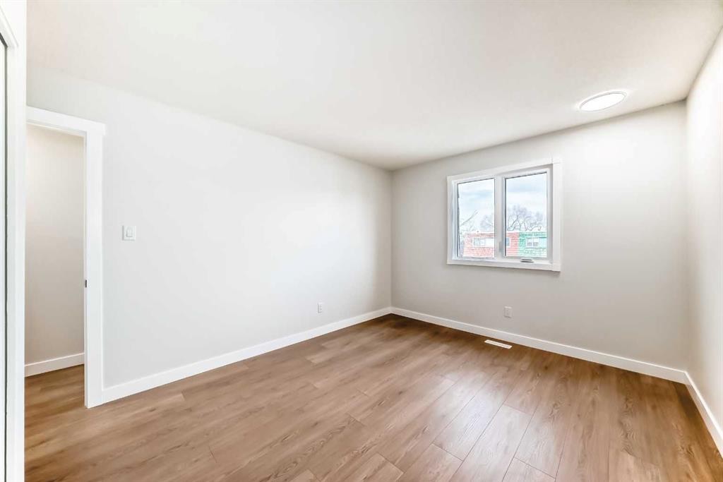 7634 24A Street Se, Calgary, AB - Indoor Photo Showing Other Room