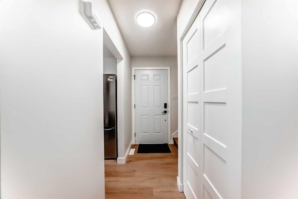 7634 24A Street Se, Calgary, AB - Indoor Photo Showing Other Room