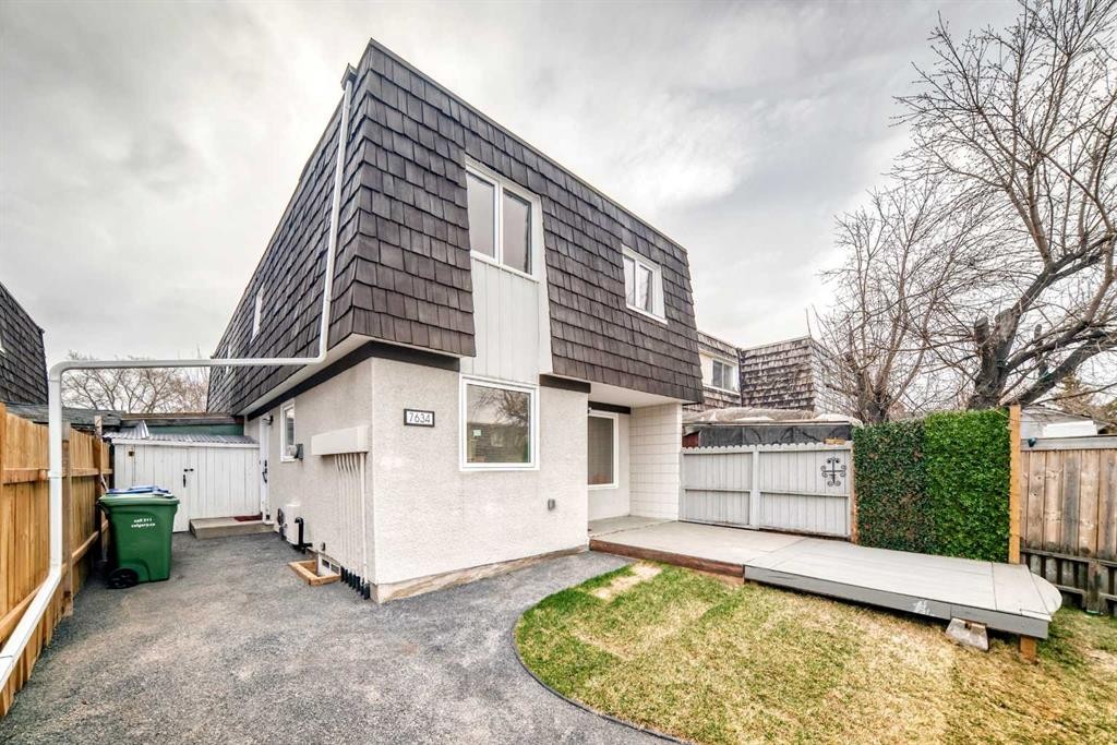 7634 24A Street Se, Calgary, AB - Outdoor