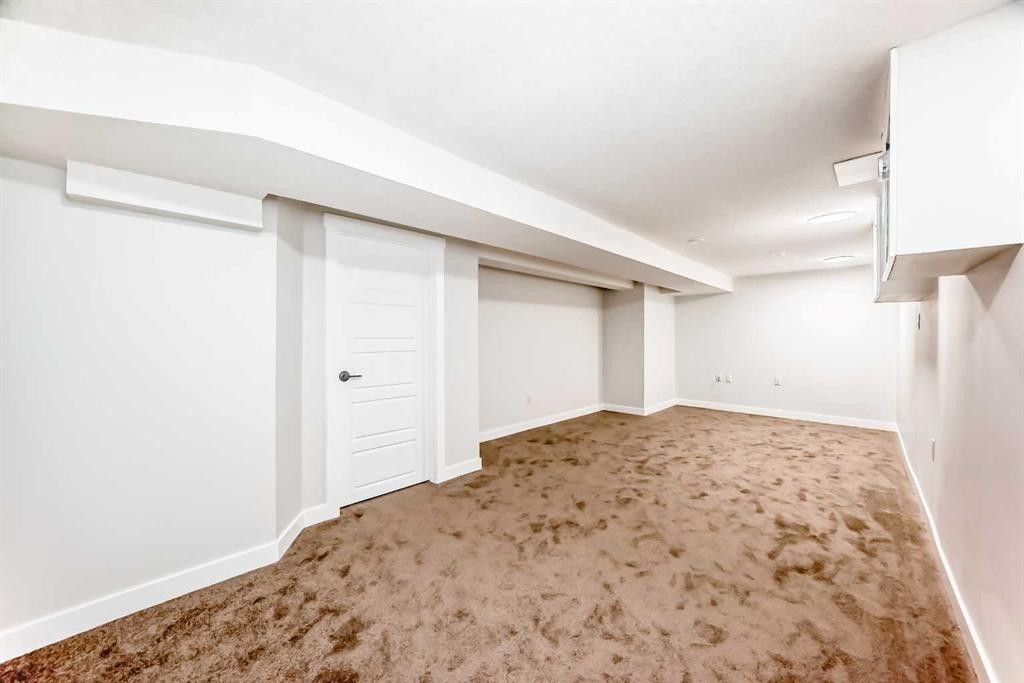 7634 24A Street Se, Calgary, AB - Indoor