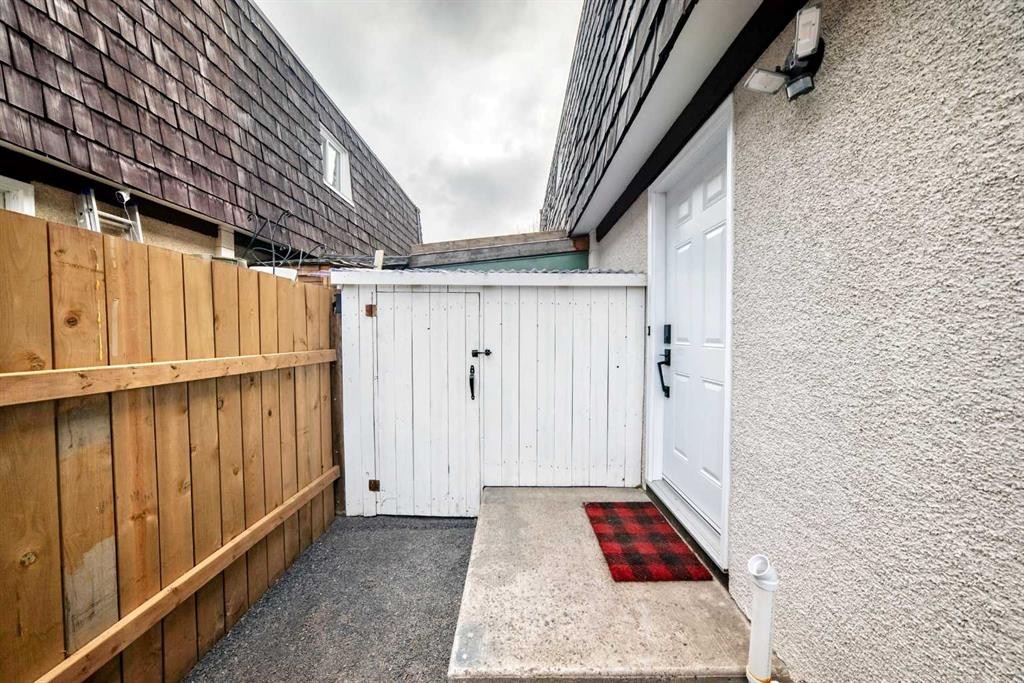 7634 24A Street Se, Calgary, AB - Outdoor With Exterior