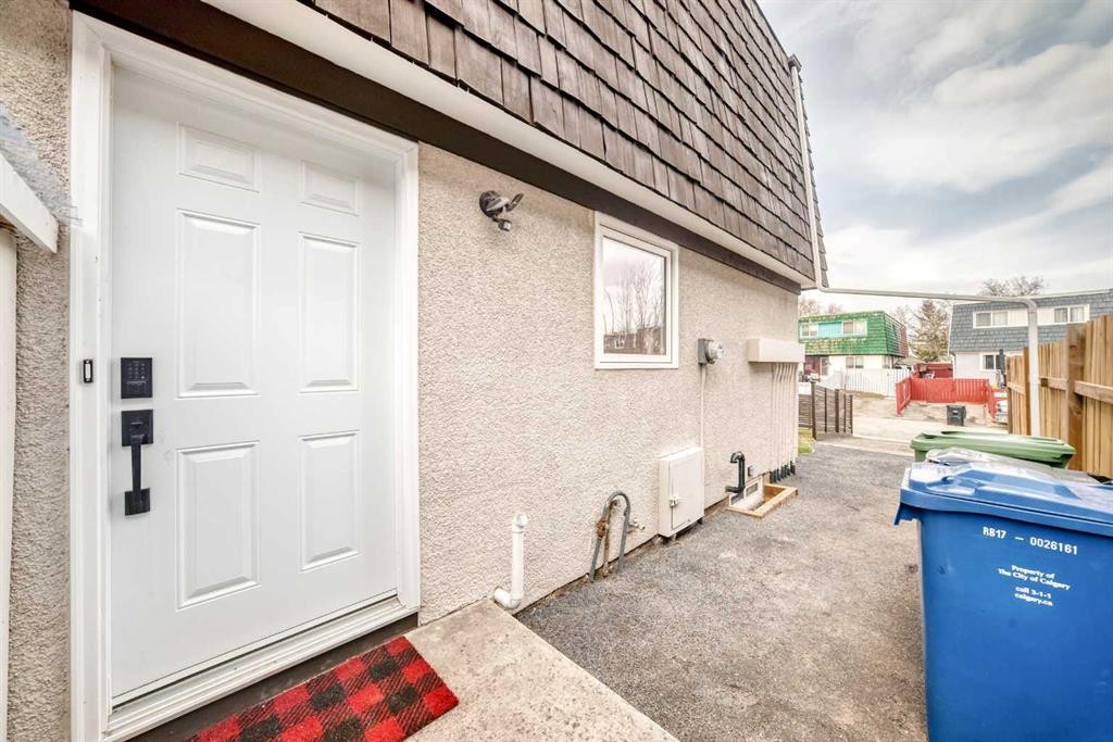 7634 24A Street Se, Calgary, AB - Outdoor With Exterior