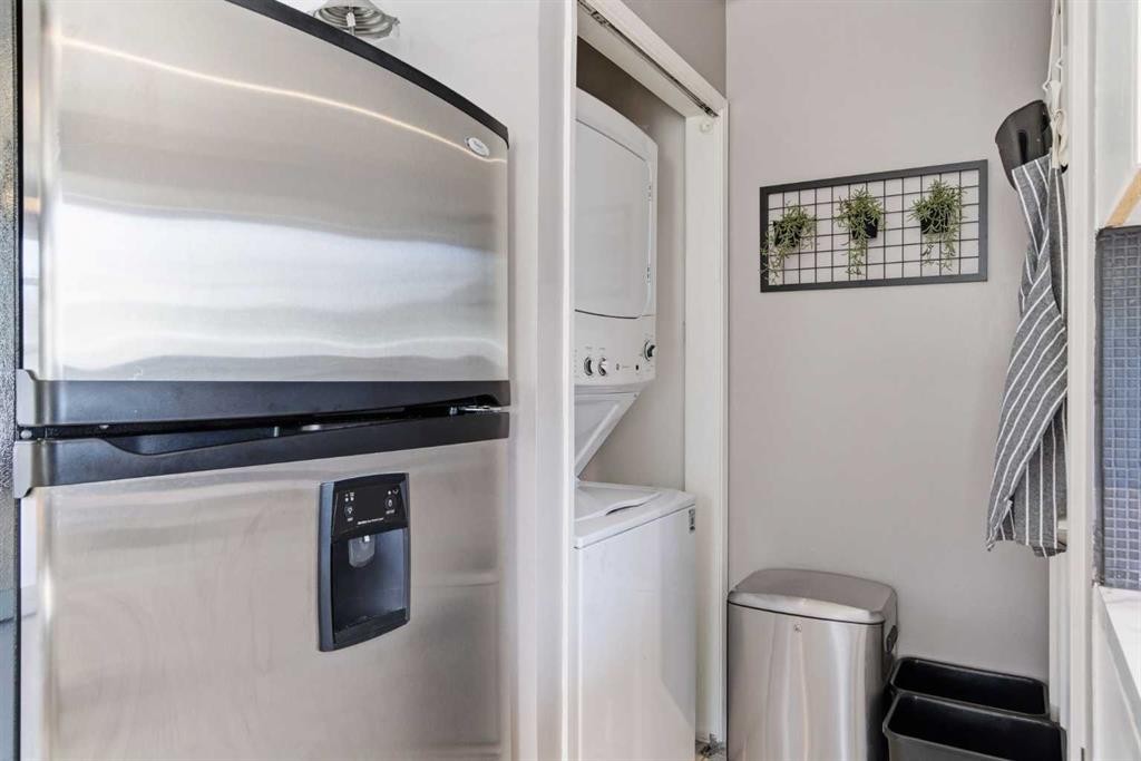 14767 Deer Ridge Drive Se, Calgary, AB - Indoor Photo Showing Laundry Room
