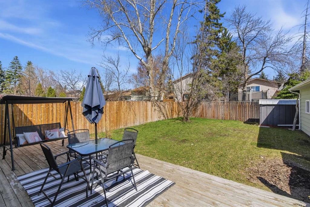 14767 Deer Ridge Drive Se, Calgary, AB - Outdoor With Deck Patio Veranda