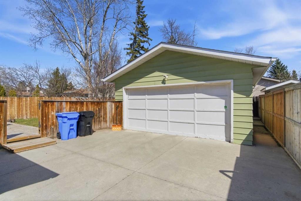 14767 Deer Ridge Drive Se, Calgary, AB - Outdoor