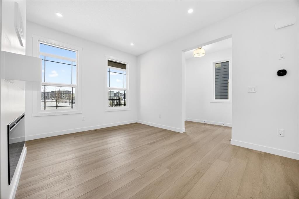 338 Alpine Boulevard Sw, Calgary, AB - Indoor Photo Showing Other Room