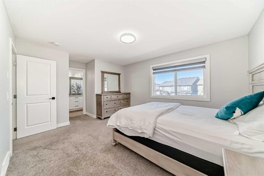 95 Cornerbrook Common Ne, Calgary, AB - Indoor Photo Showing Bedroom