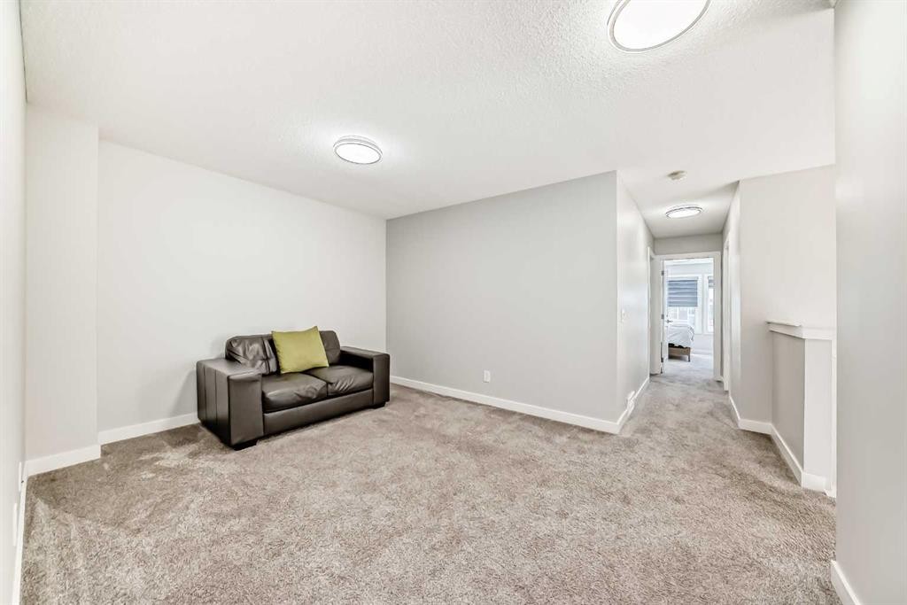 95 Cornerbrook Common Ne, Calgary, AB - Indoor Photo Showing Other Room