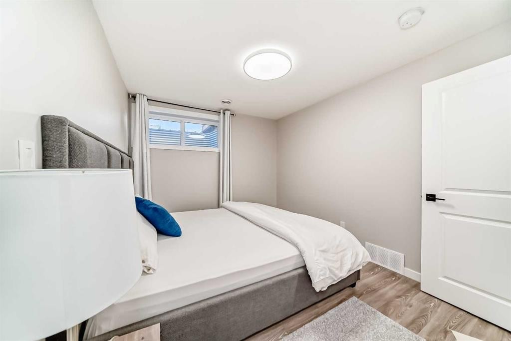 95 Cornerbrook Common Ne, Calgary, AB - Indoor Photo Showing Bedroom