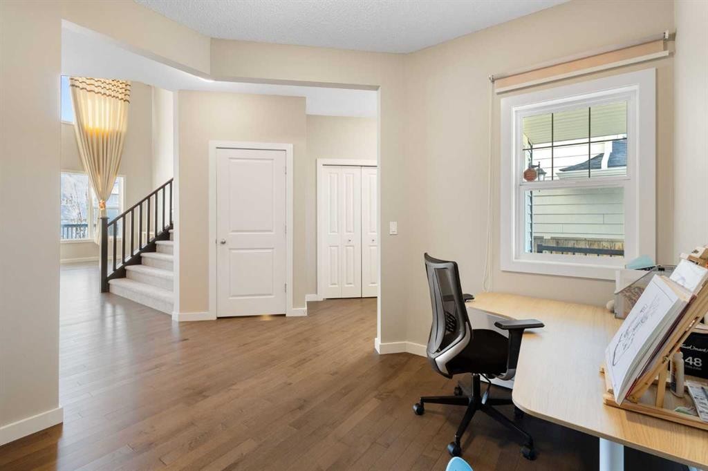 91 Panamount Common Nw, Calgary, AB - Indoor Photo Showing Office