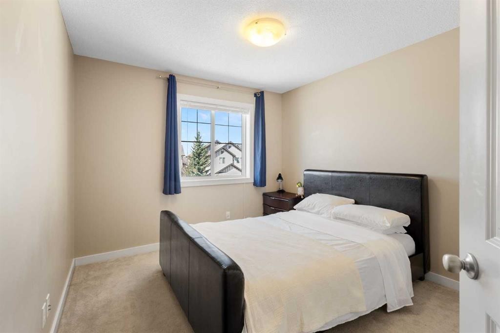 91 Panamount Common Nw, Calgary, AB - Indoor Photo Showing Bedroom