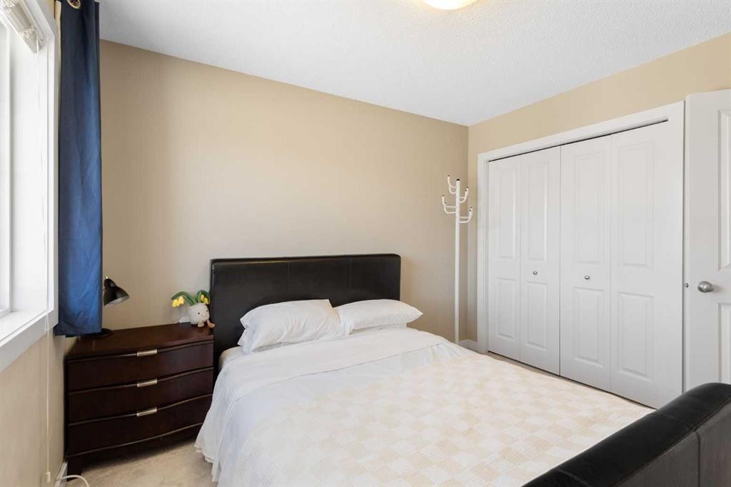 91 Panamount Common Nw, Calgary, AB - Indoor Photo Showing Bedroom