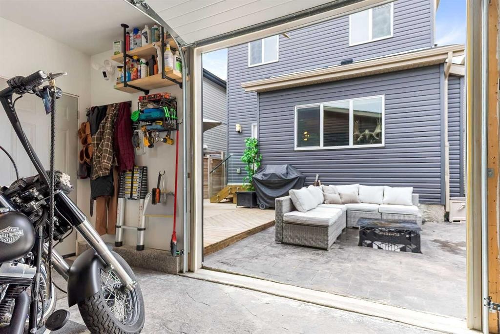 205 Copperpond Parade Se, Calgary, AB