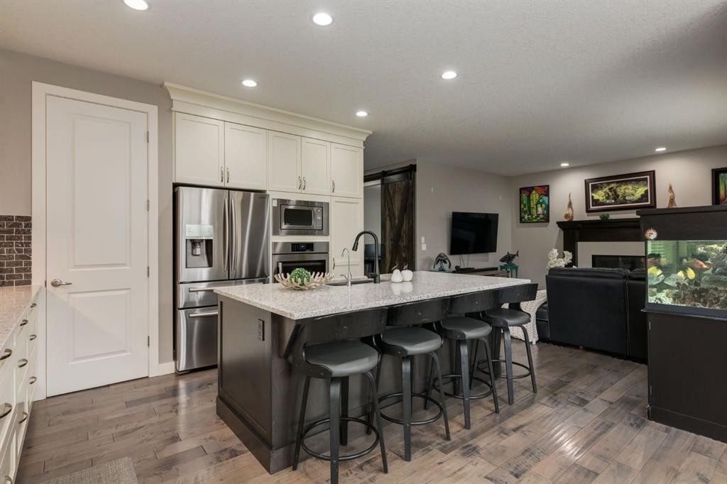 39 Cranbrook Crescent Se, Calgary, AB - Indoor Photo Showing Kitchen With Upgraded Kitchen