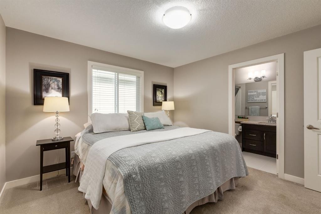 39 Cranbrook Crescent Se, Calgary, AB - Indoor Photo Showing Bedroom