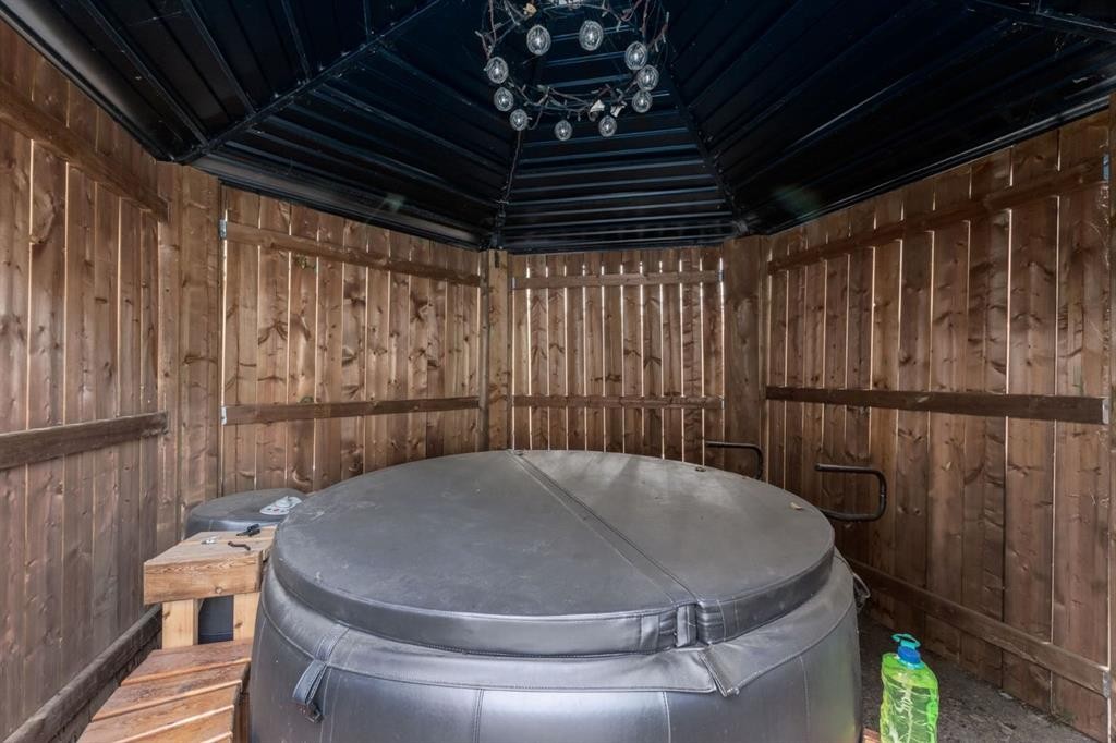 39 Cranbrook Crescent Se, Calgary, AB - Indoor