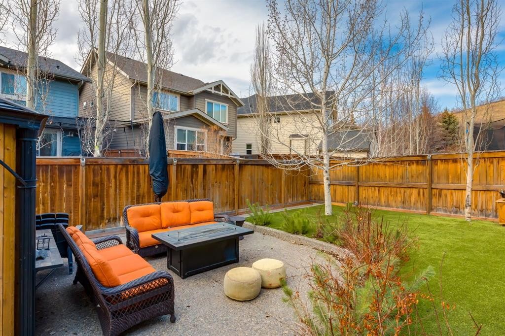 39 Cranbrook Crescent Se, Calgary, AB - Outdoor