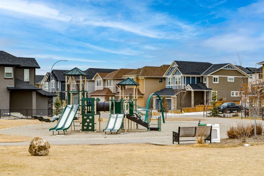 39 Cranbrook Crescent Se, Calgary, AB - Outdoor