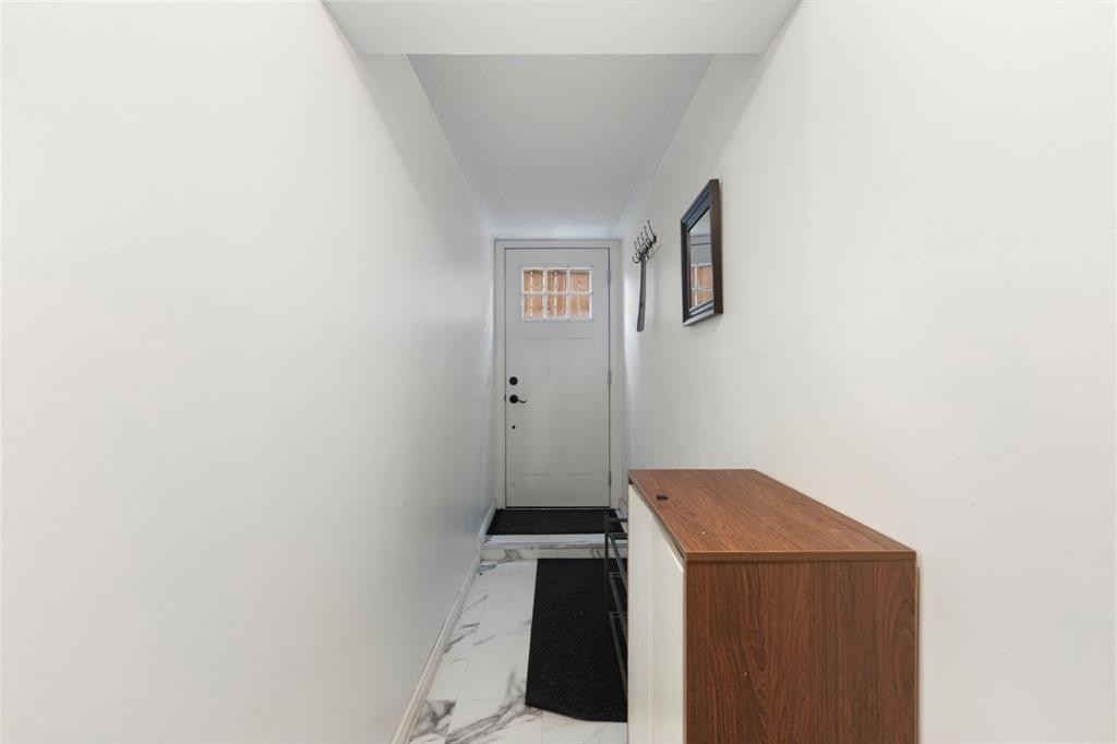 8 Hawkfield Crescent Nw, Calgary, AB - Indoor Photo Showing Other Room