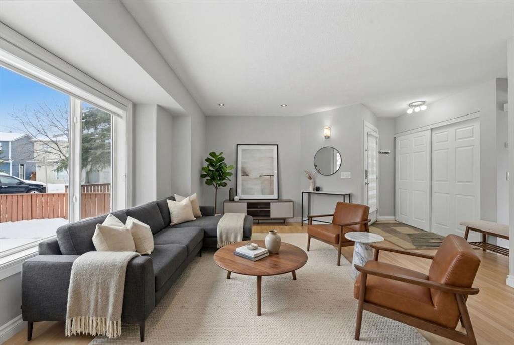 43 Martindale Court Ne, Calgary, AB - Indoor Photo Showing Living Room