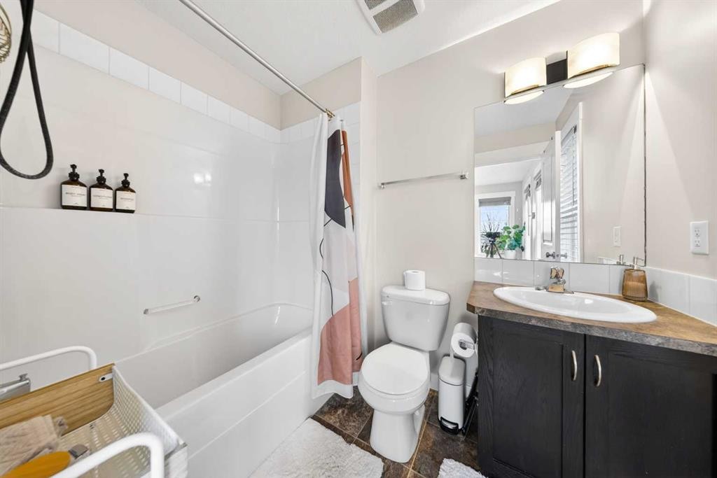 212 Cascades Pass, Chestermere, AB - Indoor Photo Showing Bathroom