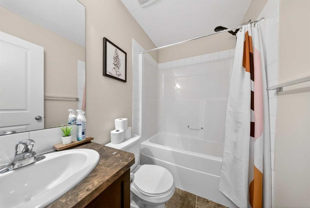 212 Cascades Pass, Chestermere, AB - Indoor Photo Showing Bathroom