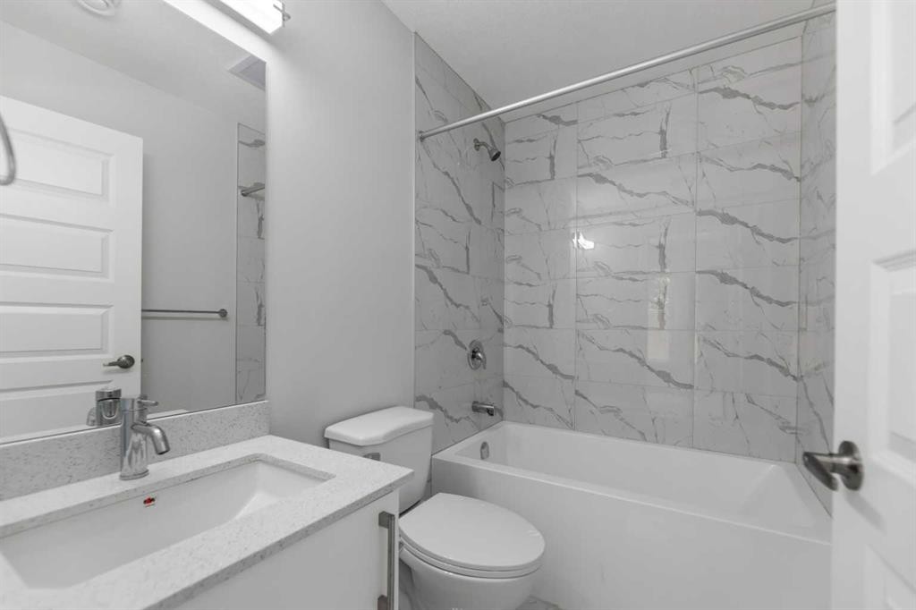 803-90 Corner Meadows Manor Ne, Calgary, AB - Indoor Photo Showing Bathroom