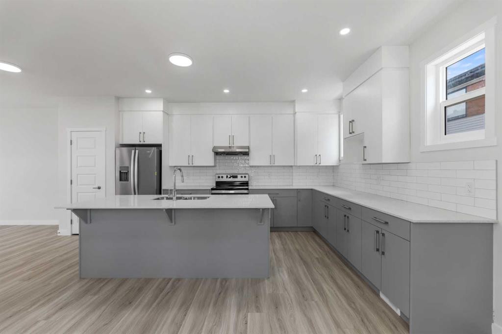 803-90 Corner Meadows Manor Ne, Calgary, AB - Indoor Photo Showing Kitchen With Stainless Steel Kitchen With Upgraded Kitchen