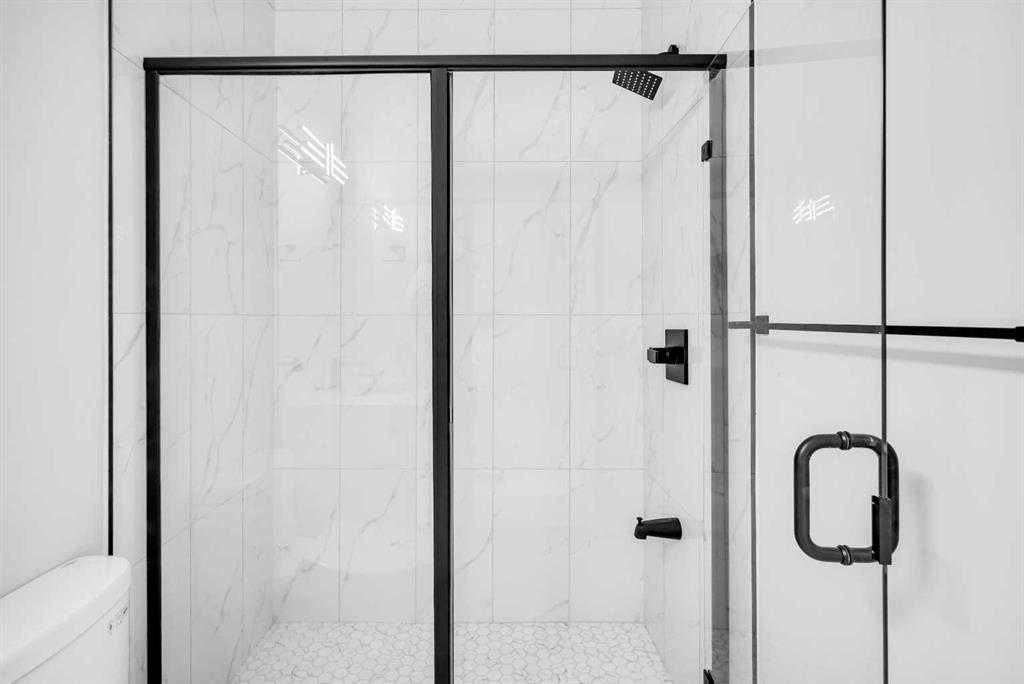 110 Saddlepeace Crescent Ne, Calgary, AB - Indoor Photo Showing Bathroom