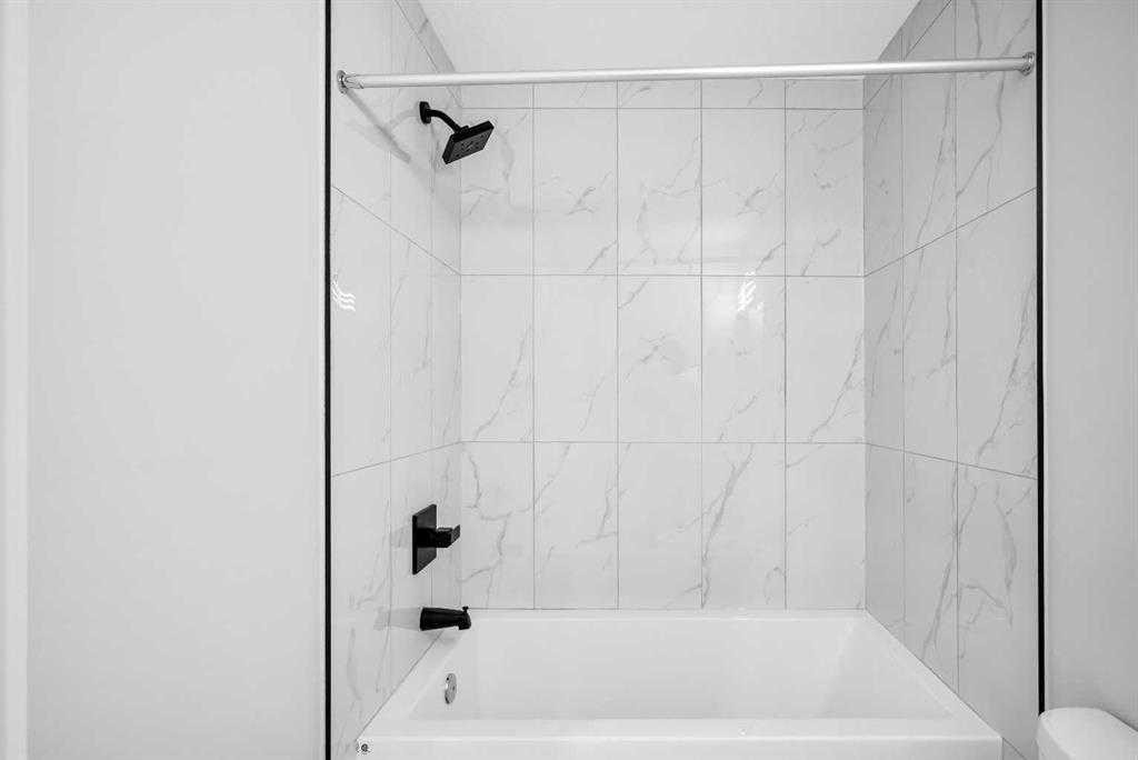 110 Saddlepeace Crescent Ne, Calgary, AB - Indoor Photo Showing Bathroom