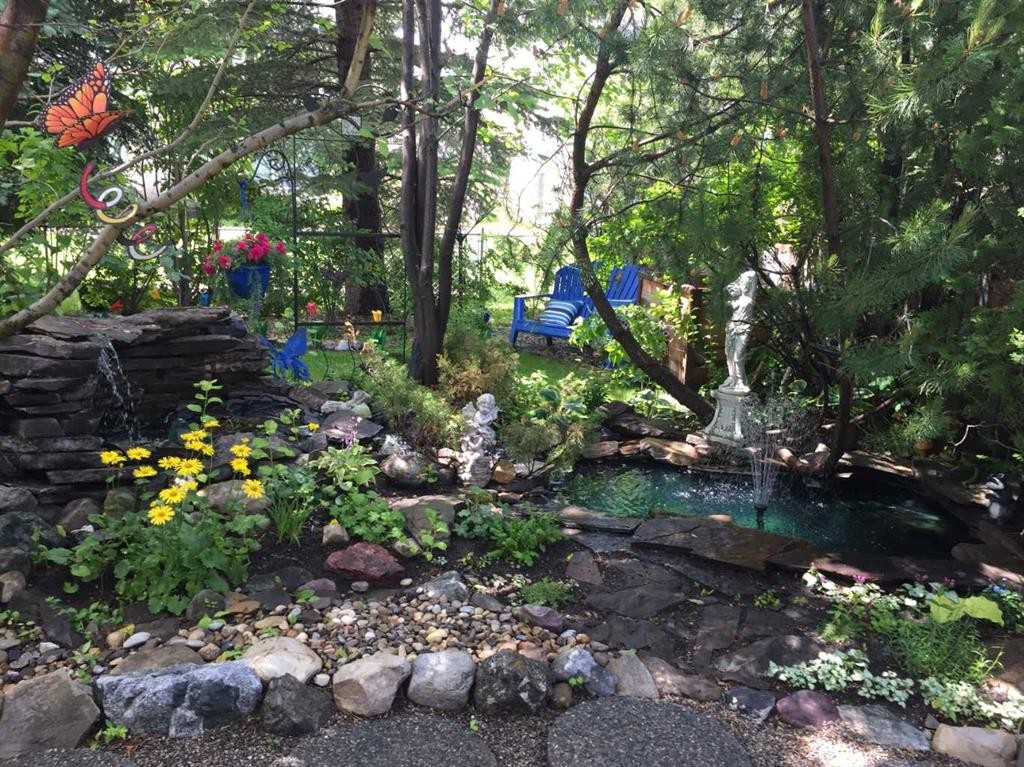 219 Hawkstone Close Nw, Calgary, AB - Indoor Photo Showing Other Room