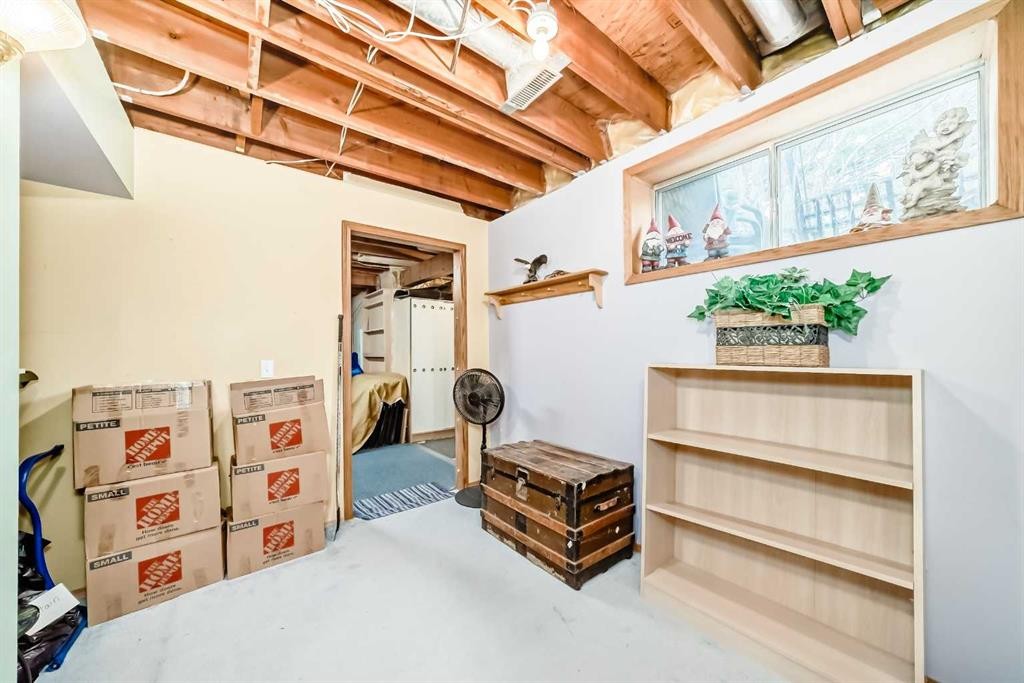 219 Hawkstone Close Nw, Calgary, AB - Indoor Photo Showing Bathroom