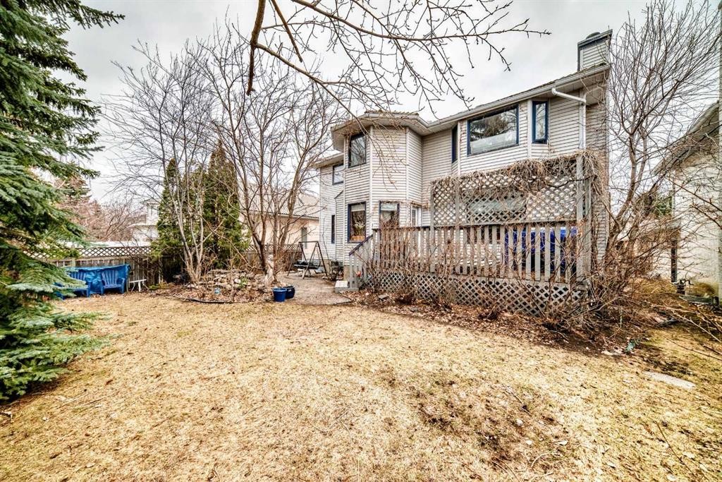 219 Hawkstone Close Nw, Calgary, AB - Indoor Photo Showing Other Room
