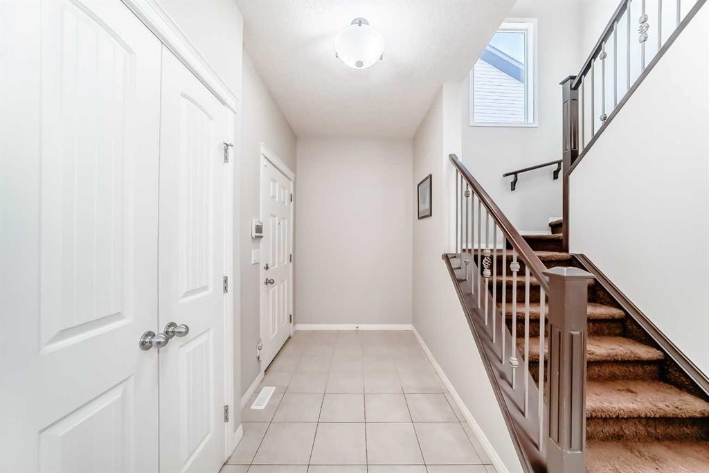795 New Brighton Drive Se, Calgary, AB - Indoor Photo Showing Other Room