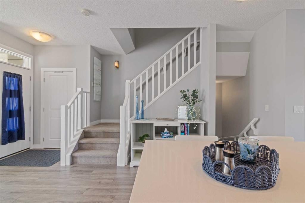 53 Walcrest Gate Se, Calgary, AB