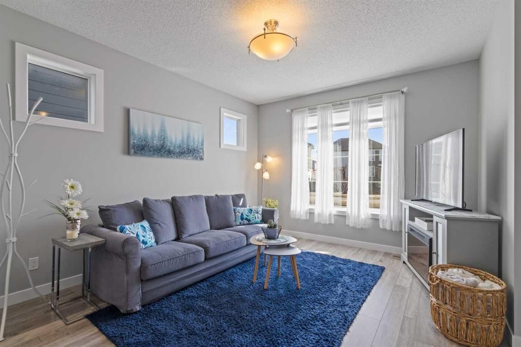 53 Walcrest Gate Se, Calgary, AB