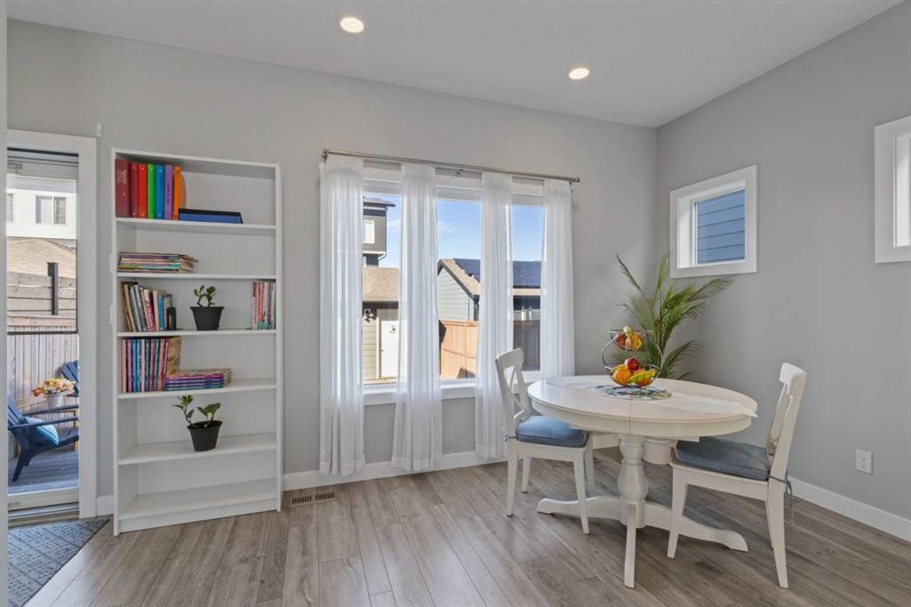 53 Walcrest Gate Se, Calgary, AB