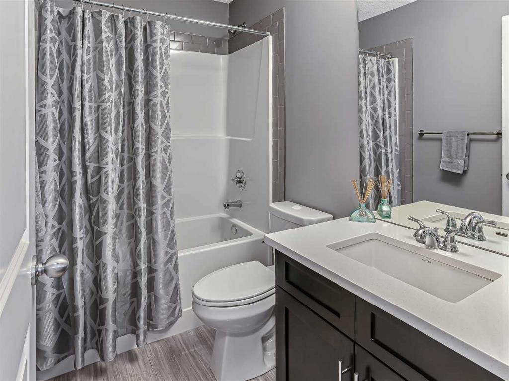 23 Marquis Link Se, Calgary, AB - Indoor Photo Showing Bathroom