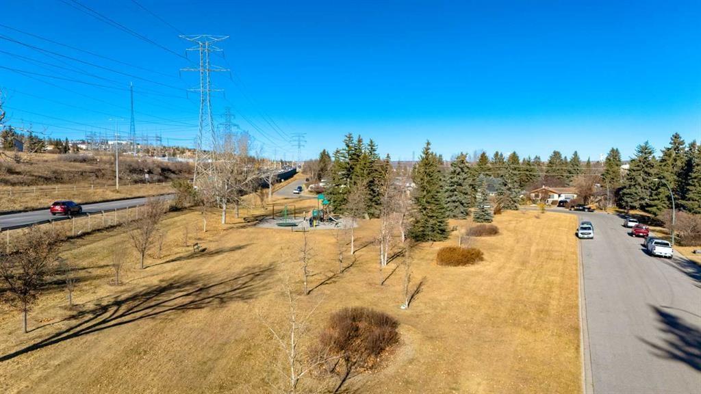 126 Winston Drive Sw, Calgary, AB - Outdoor With View