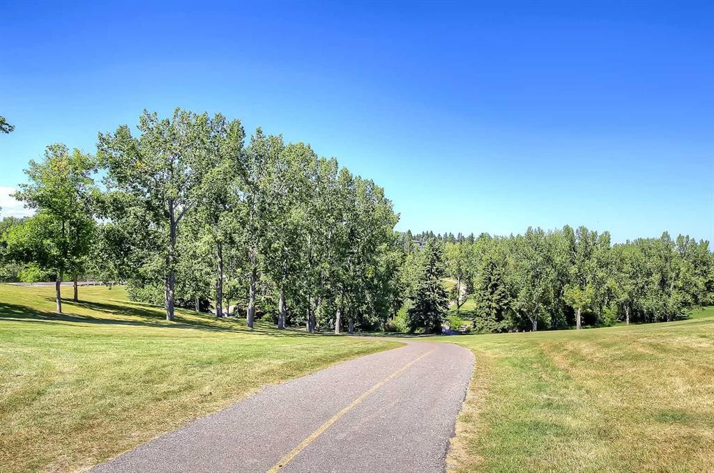 1009 18 Avenue Nw, Calgary, AB - Outdoor With View