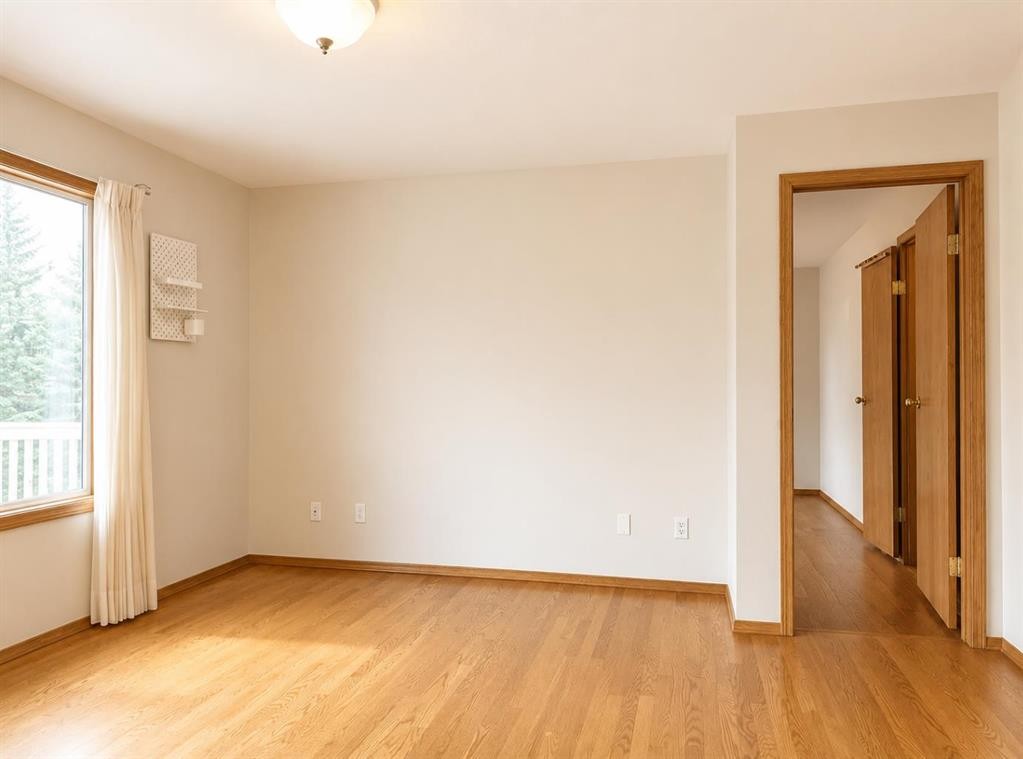 59 Edgebrook Circle Nw, Calgary, AB - Indoor Photo Showing Other Room
