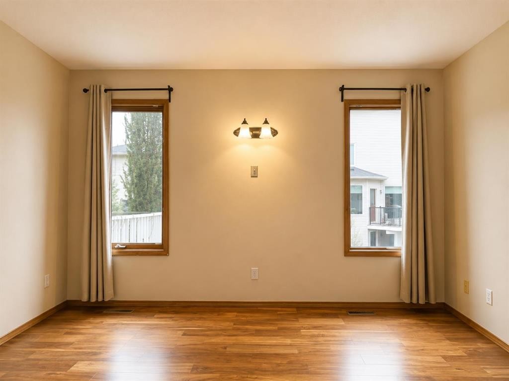59 Edgebrook Circle Nw, Calgary, AB - Indoor Photo Showing Other Room