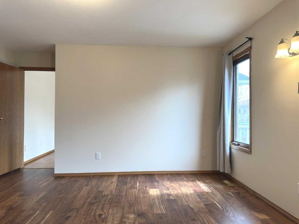 59 Edgebrook Circle Nw, Calgary, AB - Indoor Photo Showing Other Room