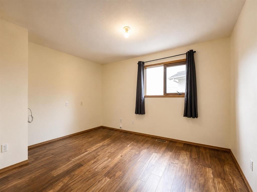 59 Edgebrook Circle Nw, Calgary, AB - Indoor Photo Showing Other Room