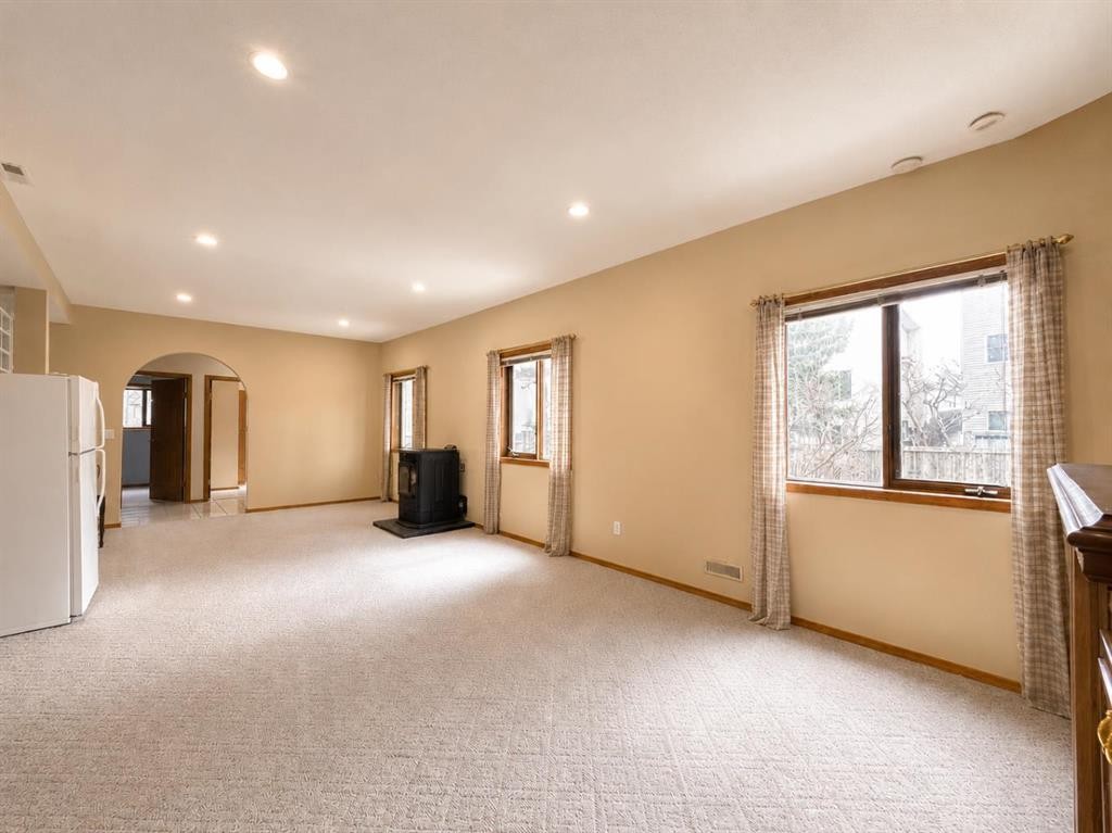 59 Edgebrook Circle Nw, Calgary, AB - Indoor Photo Showing Other Room
