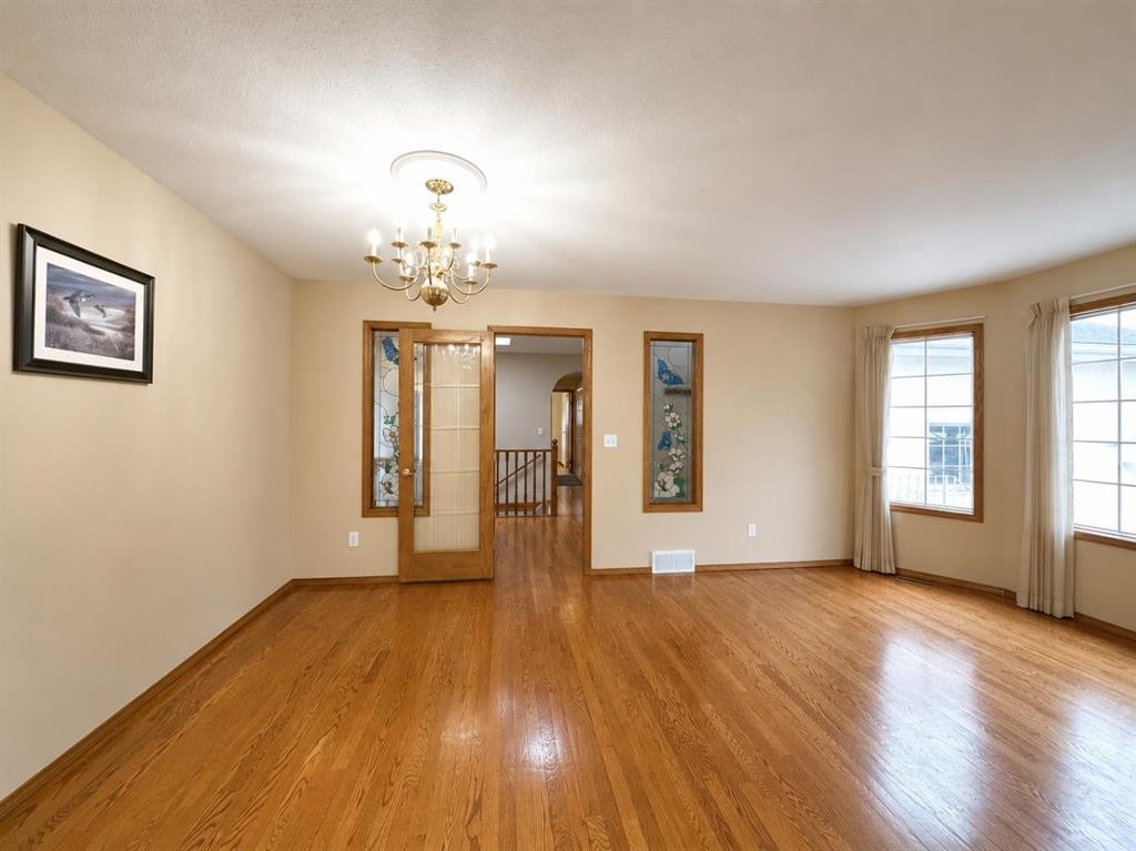 59 Edgebrook Circle Nw, Calgary, AB - Indoor Photo Showing Other Room