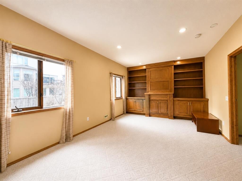 59 Edgebrook Circle Nw, Calgary, AB - Indoor Photo Showing Other Room