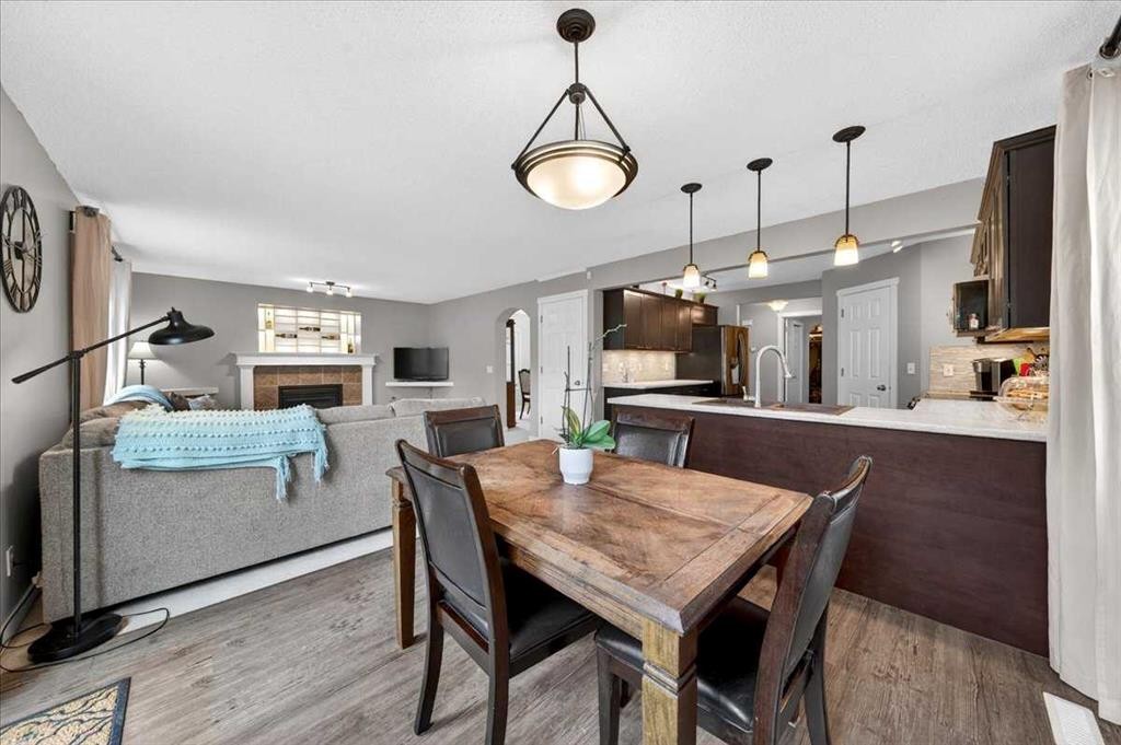 127 Hidden Ranch Terrace Nw, Calgary, AB - Indoor Photo Showing Other Room