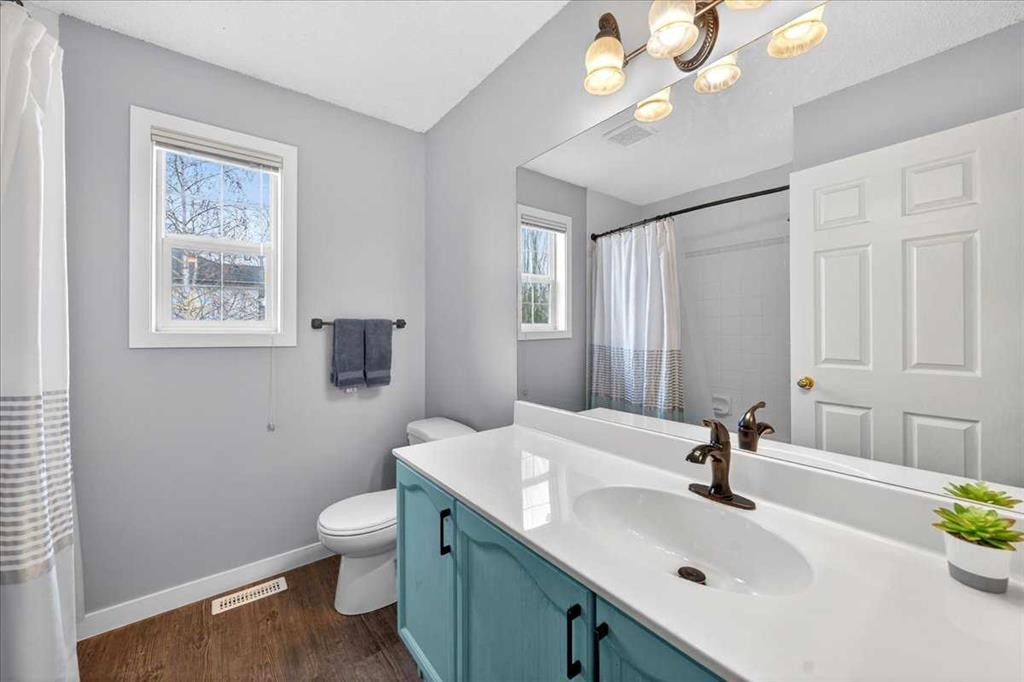 127 Hidden Ranch Terrace Nw, Calgary, AB - Indoor Photo Showing Bathroom